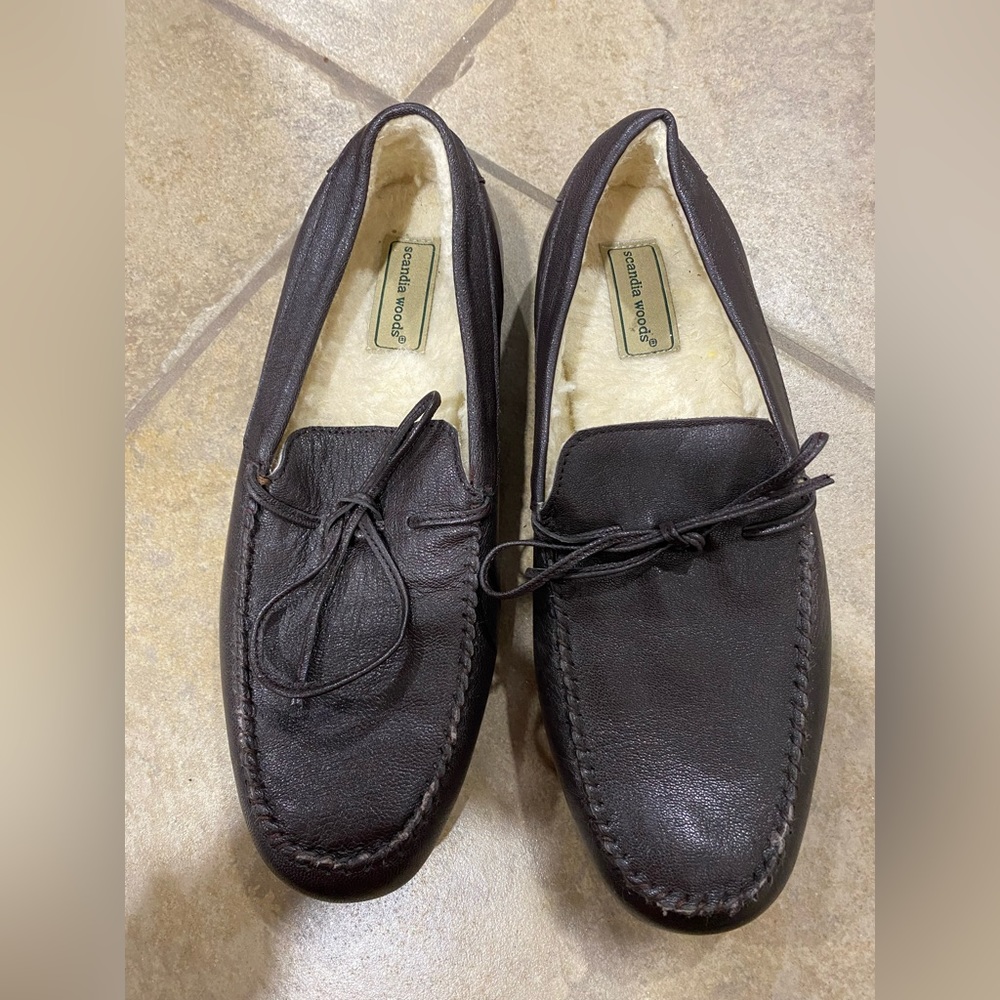 Scandia Woods dark brown leather slippers